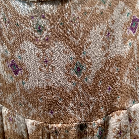 Forever 21+ Light Beige Print Summer Sleeveless Sh - Picture 3 of 5